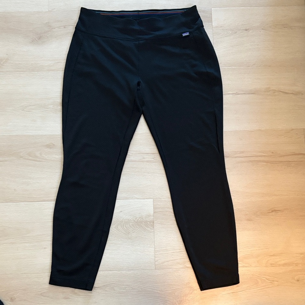 Patagonia Women’s Capilene Midweight bottoms, baselayer